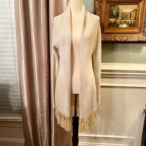 EUC Lilly Pulitzer Tatum Fringe Cardigan Sweater Ivory Gold Metallic Size SMALL - Picture 6 of 9